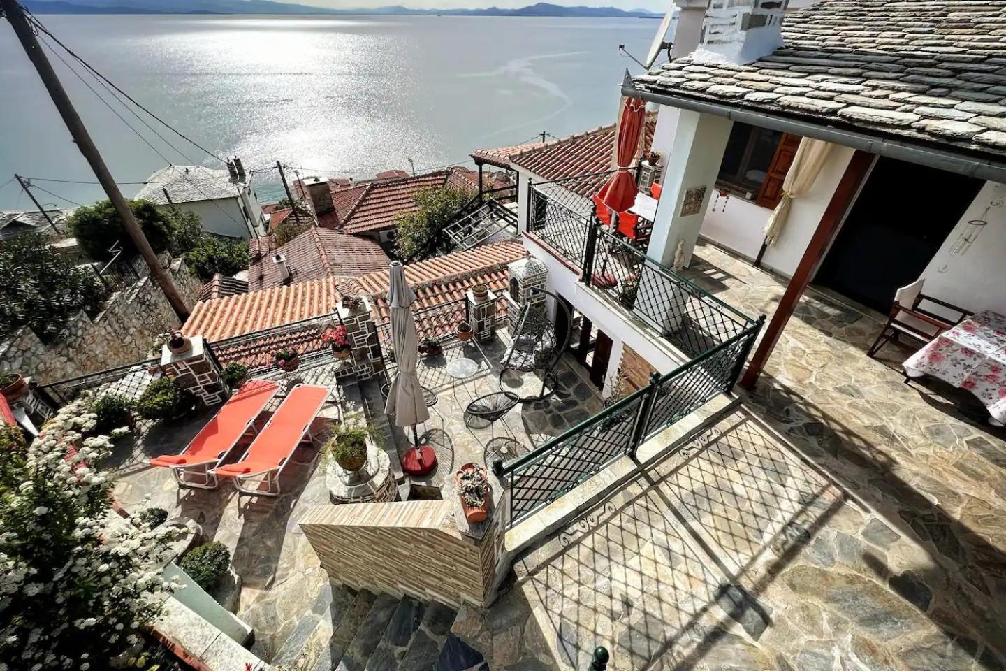 The Pagasetic Balcony - Magestic Sea Cottage 沃洛斯 外观 照片